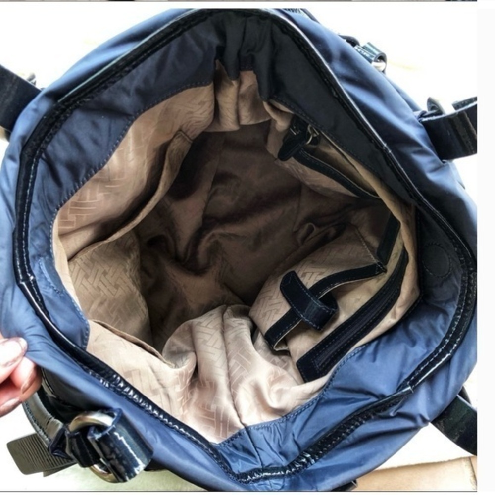 Navy blue Cole Haan bag. - Picture 4 of 4